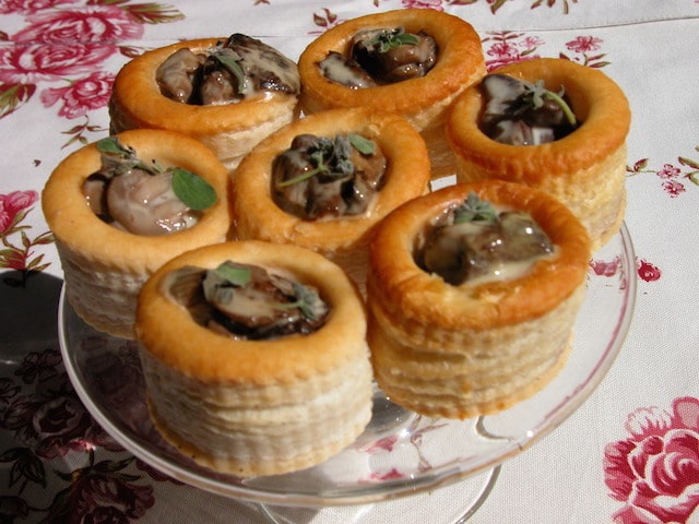 Bouchées à la Reine aux champignons sauce foie gras