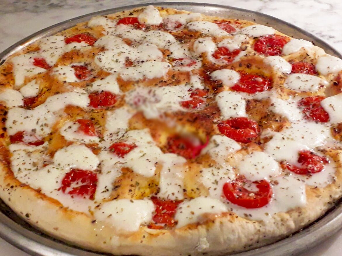 Pizza tomates cerise, mozzarella di buffala et coppa