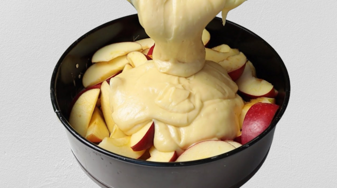Gâteau au yaourt aux pommes avec 2 oeufs