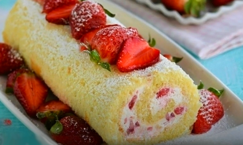 Cake roulé aux fraises de Cyril Lignac