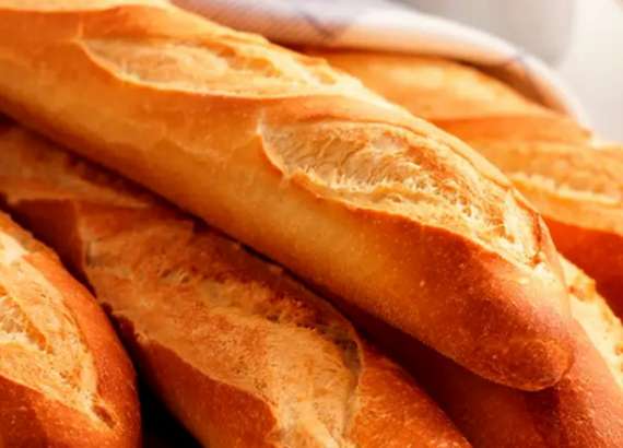 Ne gaspillez plus votre pain rassis transformez-le en pain frais et croustillant en seulement 3 minutes !