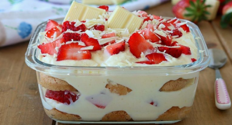 Tiramisu aux fraises et au chocolat blanc