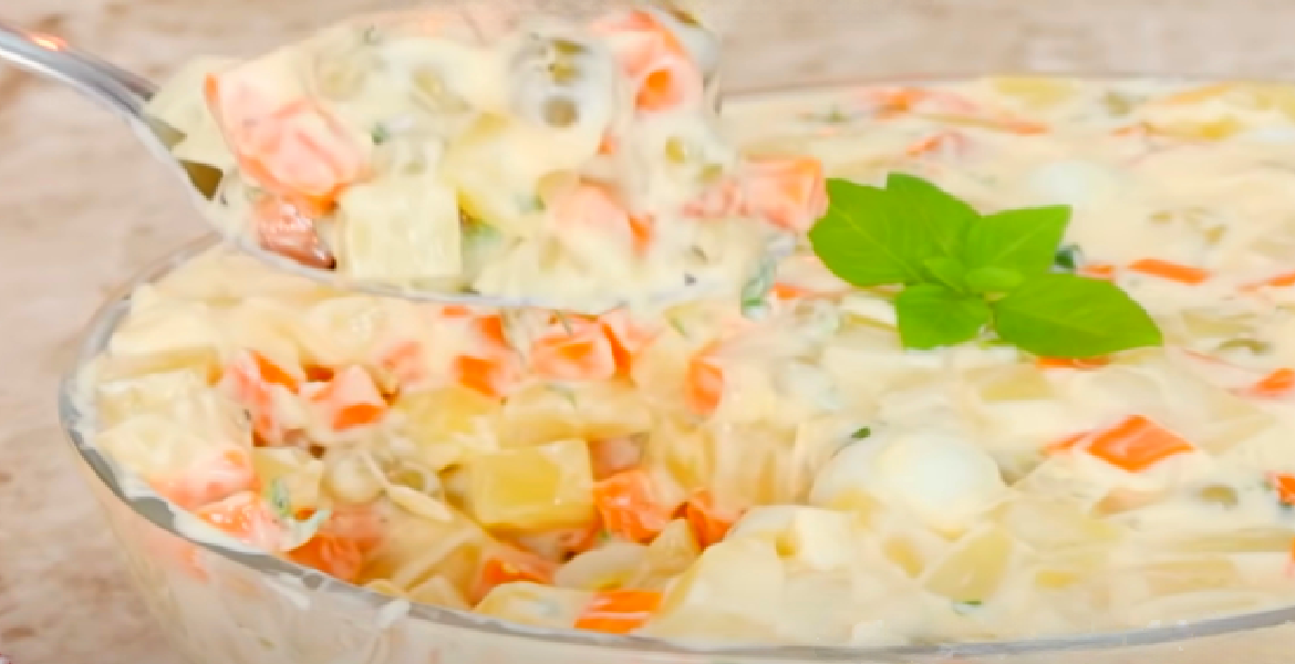 Salade de mayonnaise simple et délicieuse parfaite