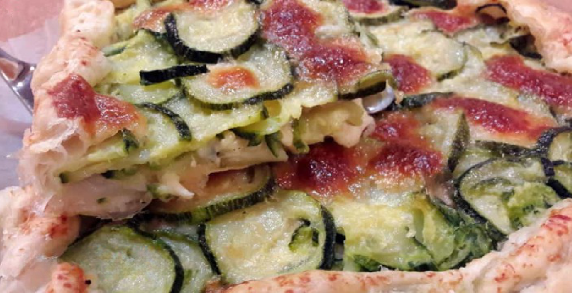 Tarte salée aux pommes de terre et courgettes