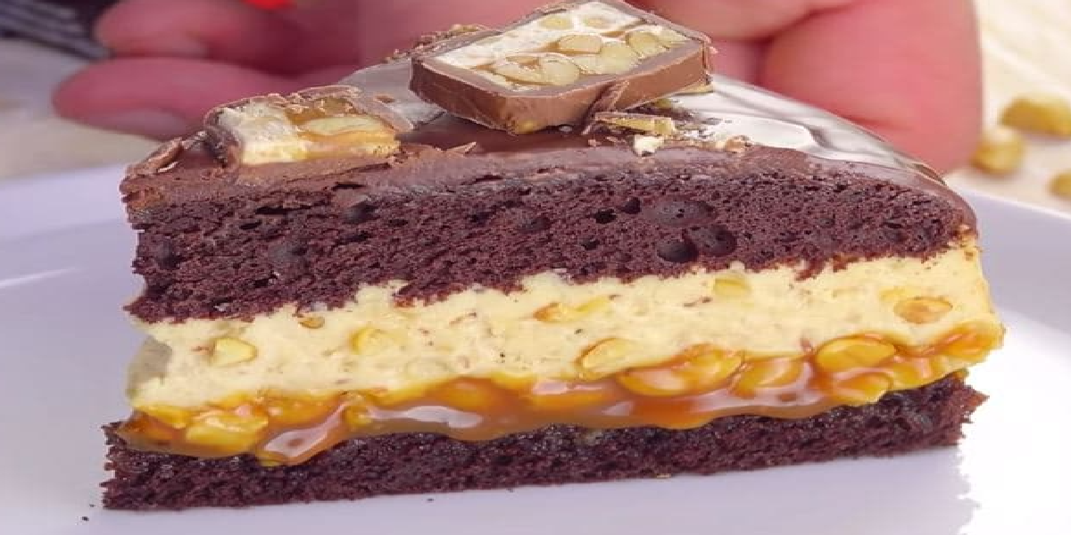 Délicieux gâteau au chocolat et Snickers