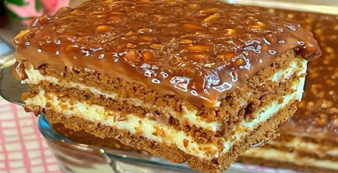 Gâteau de biscuits au chocolat sans cuisson