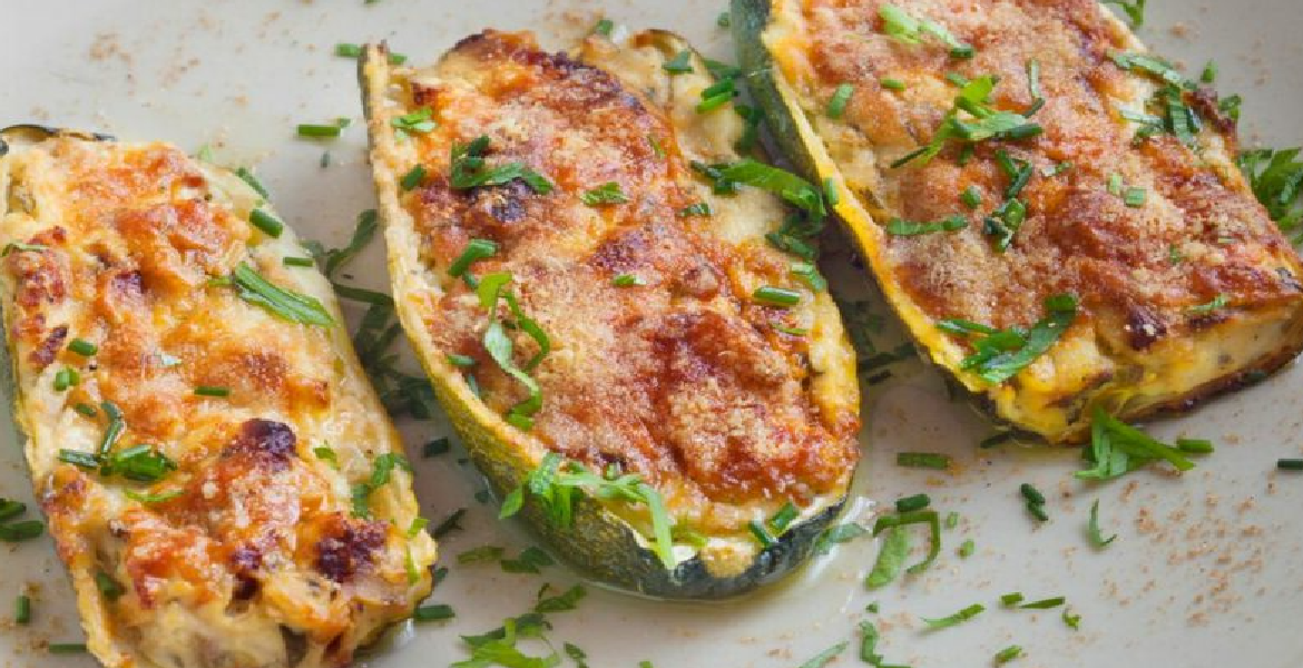 Courgettes farcies a la ricotta et au lardons