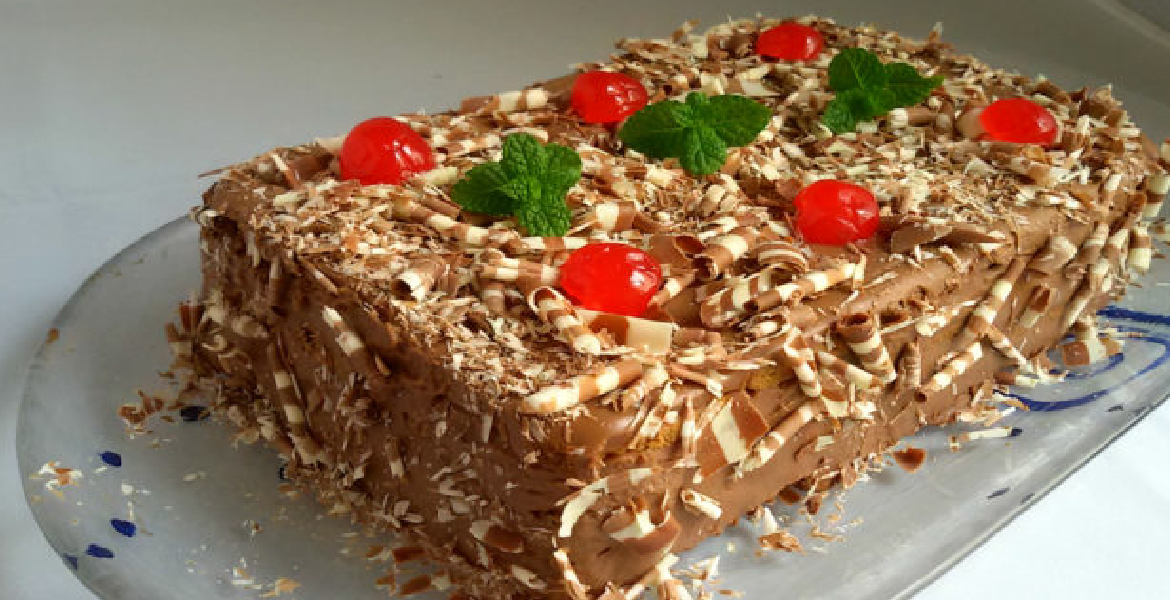 Gâteau Élégant aux Biscuits au chocolat Une Douceur