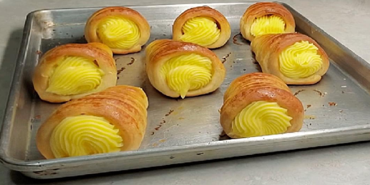 Emilie Sweetness: Cornets au chocolat - cornets de pâte feuilletée fourrés  à la crème pâtissière au chocolat