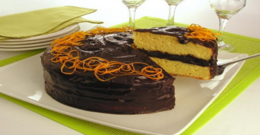 Gâteau à l'Orange Simple avec Ganache au Chocolat