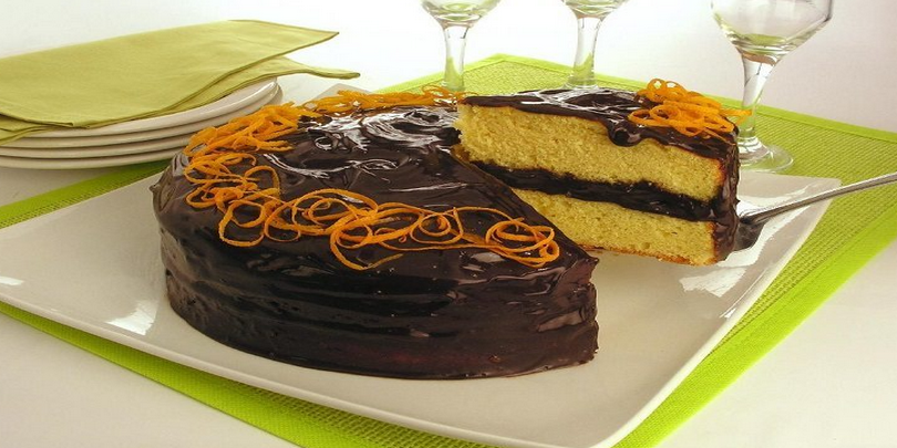 Gâteau à l'Orange Simple avec Ganache au Chocolat