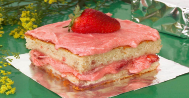 Gâteau au yaourt aux fraises
