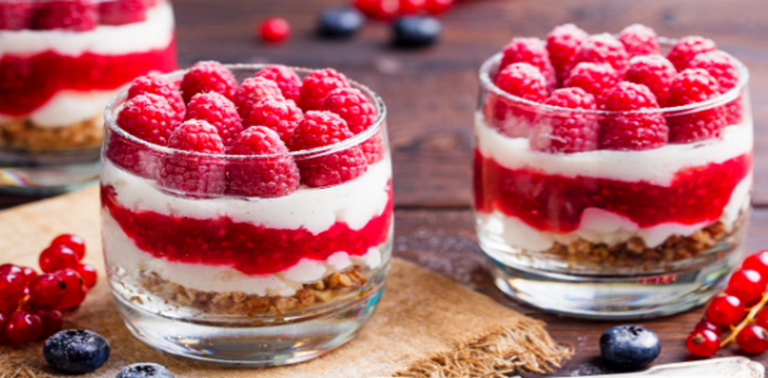 Tiramisu aux Framboises et son Coulis Onctueux et Coloré