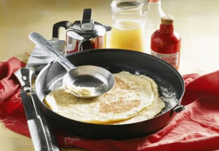 Pâte à Crêpes avec 1 Litre de Lait Recette Inratable et Astuces